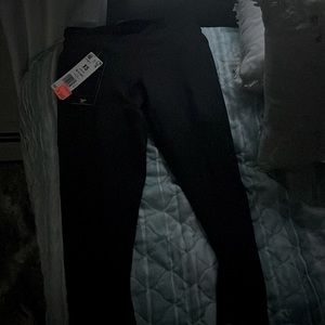 REEBOK CAPRIS NEVER WORN (SIZE XS)